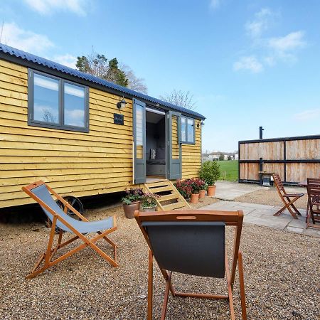 Pass The Keys Whitstable Shepherds Hut Minutes From The Harbour Exterior photo