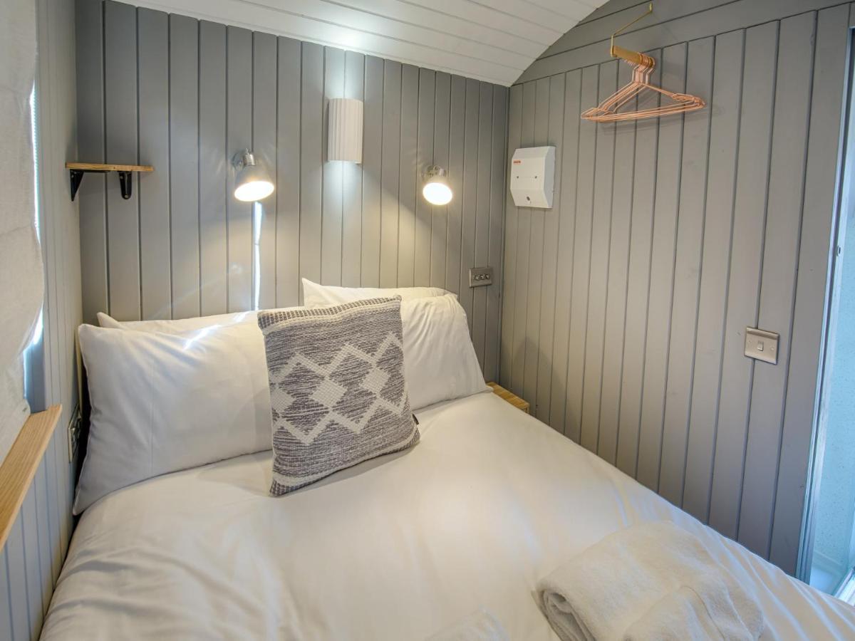 Pass The Keys Whitstable Shepherds Hut Minutes From The Harbour Exterior photo