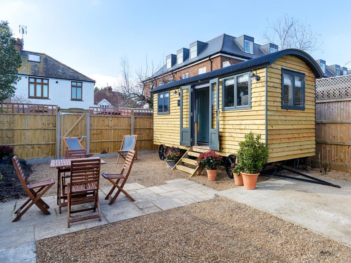 Pass The Keys Whitstable Shepherds Hut Minutes From The Harbour Villa Exterior photo