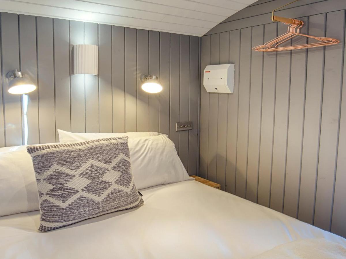 Pass The Keys Whitstable Shepherds Hut Minutes From The Harbour Exterior photo