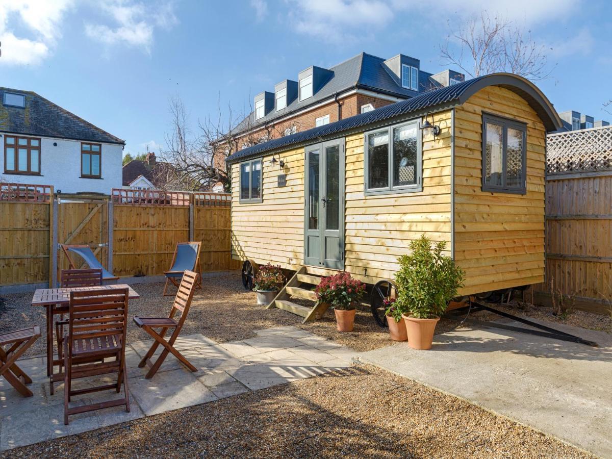 Pass The Keys Whitstable Shepherds Hut Minutes From The Harbour Villa Exterior photo