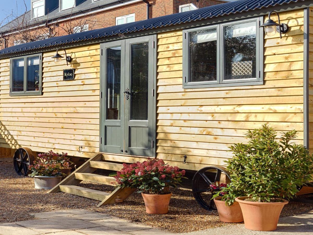 Pass The Keys Whitstable Shepherds Hut Minutes From The Harbour Villa Exterior photo