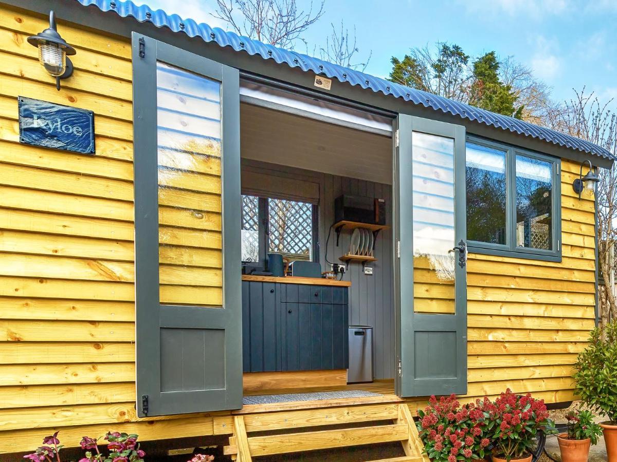 Pass The Keys Whitstable Shepherds Hut Minutes From The Harbour Villa Exterior photo